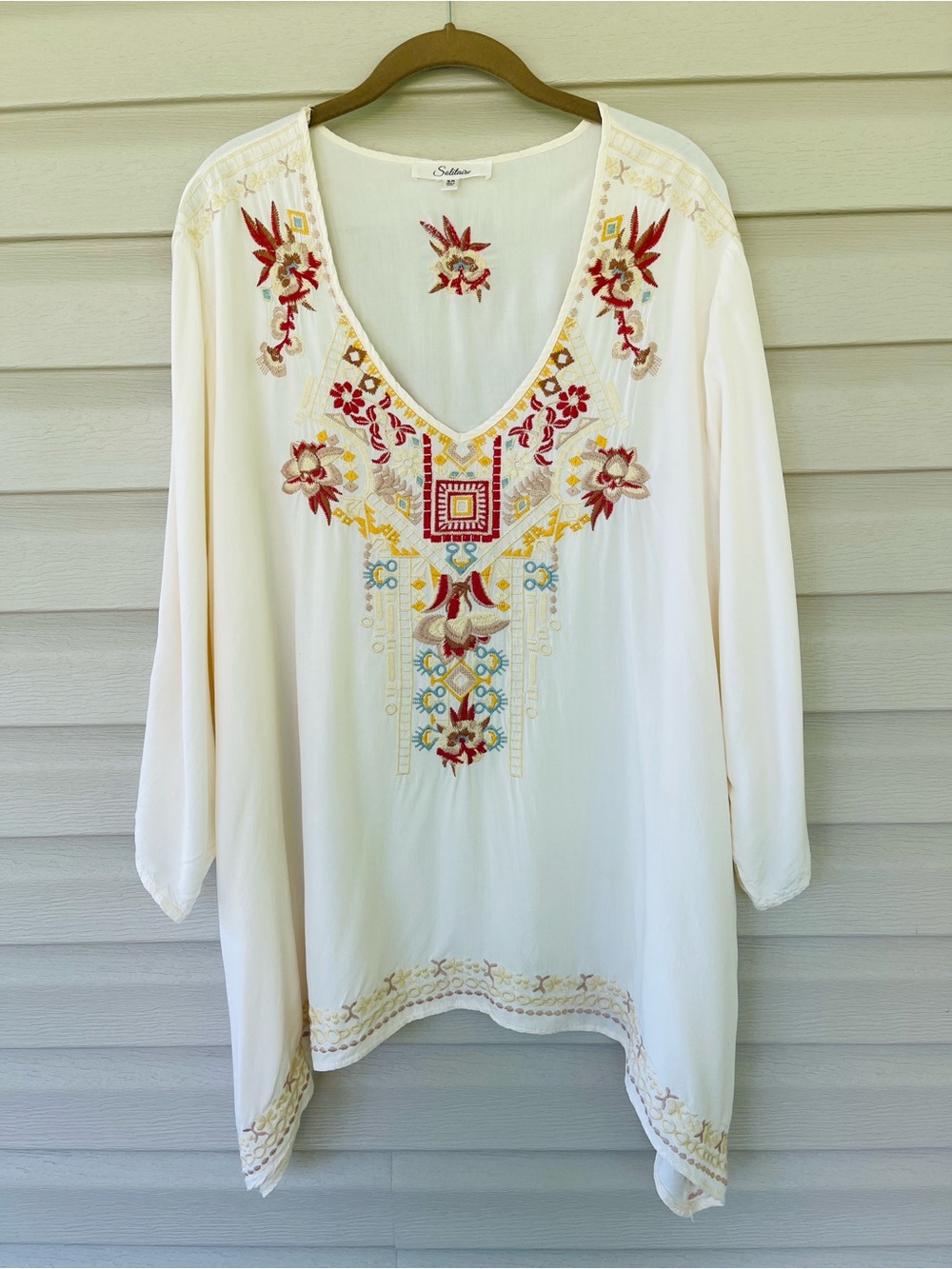 Solitaire Boho Embroidered Sharkbite Hem Tunic Top Plus Size 3X